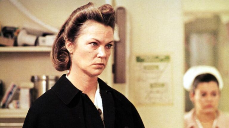 Louise Fletcher, si &egrave; spenta l&rsquo;infermiera Ratched di Qualcuno vol&ograve; sul nido del cuculo