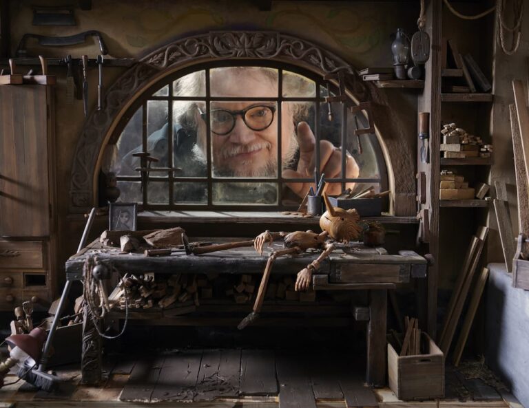 Pinocchio: Guillermo del Toro ci porta dietro le quinte del suo prossimo film in stop-motion Netflix