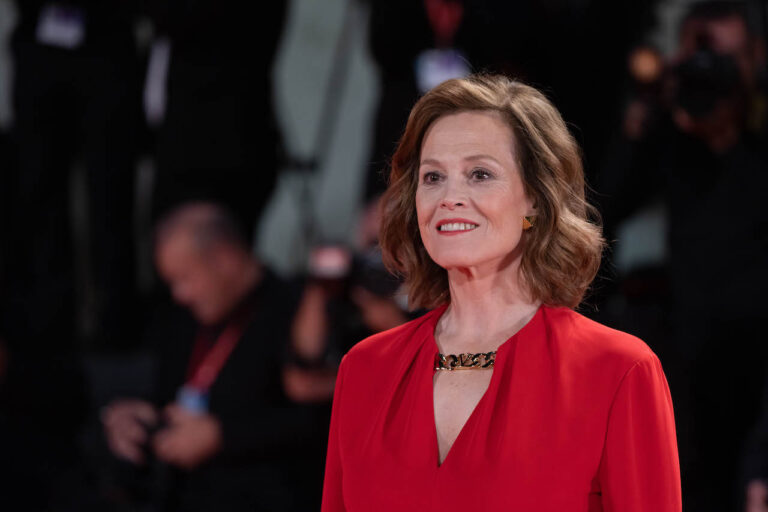 Sigourney Weaver Leone d&rsquo;Oro alla carriera a Venezia 81