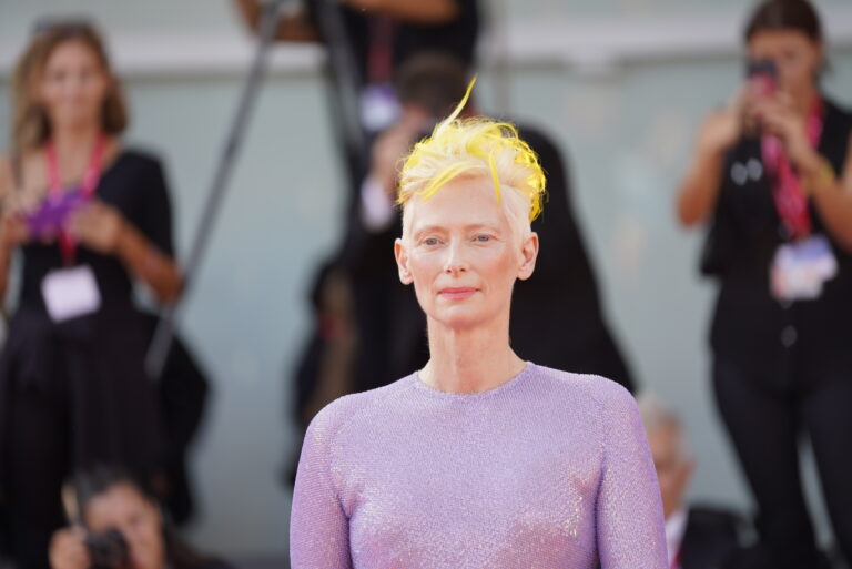 Tilda Swinton si unir&agrave; a Colin Farrell in The Ballad of a Small Player