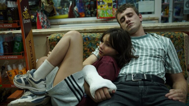 Aftersun: recensione del film con Paul Mescal Aftersun: recensione del film con Paul Mescal