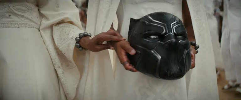 Black Panther: Wakanda Forever, uno degli attori costretto a mentire alla famiglia per preservare la sorpresa del suo cameo Black Panther: Wakanda Forever, uno degli attori costretto a mentire alla famiglia per preservare la sorpresa del suo cameo