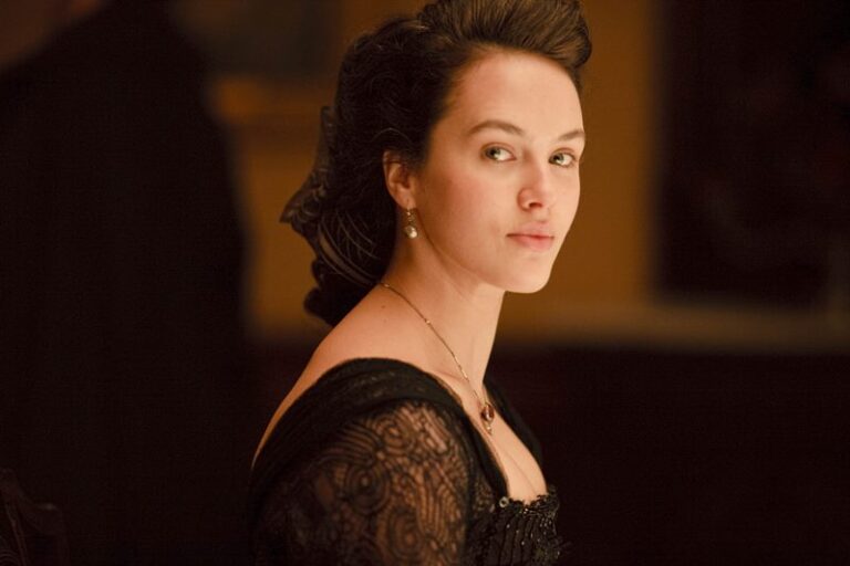 Jessica Brown Findlay: 10 cose che non sai sull&rsquo;attrice