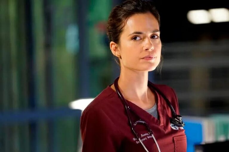 Torrey DeVitto: 10 cose che non sai sull&rsquo;attrice