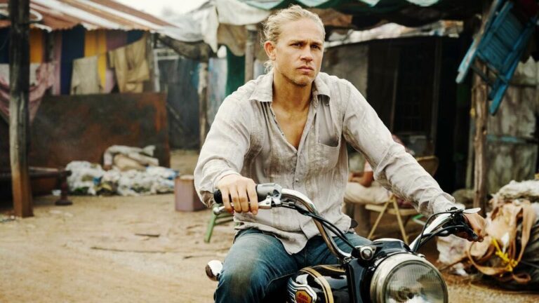 Shantaram: recensione della serie con Charlie Hunnam