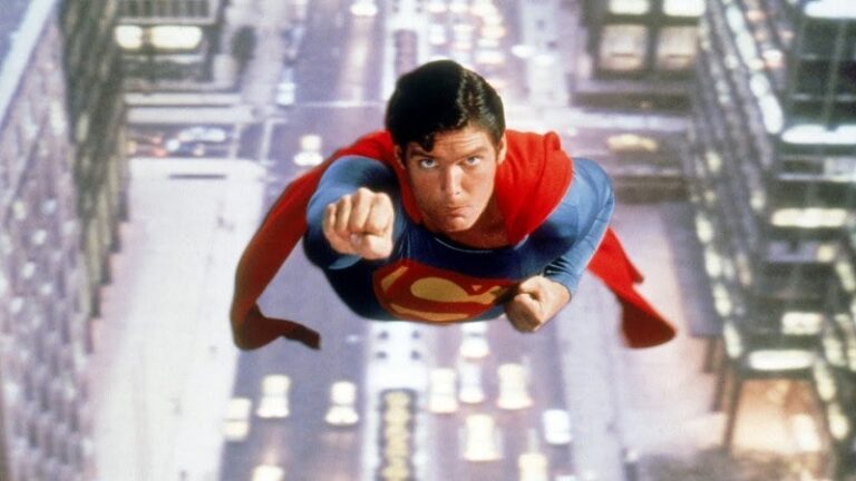 Superman: James Gunn sta scrivendo un nuovo film sull&rsquo;Uomo d&rsquo;Acciaio