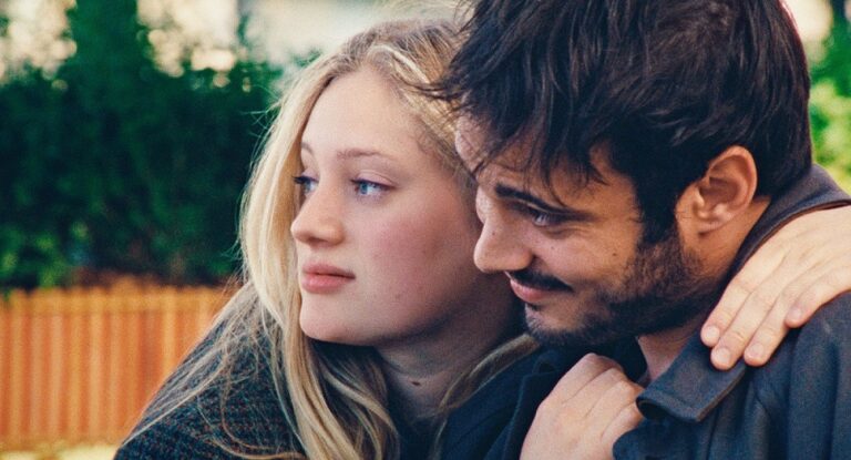 Forever Young &ndash; Les Amandiers, la recensione del film di Valeria Bruni Tedeschi