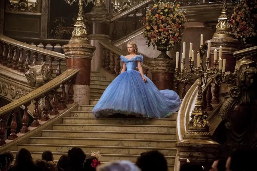 Lily James in Cenerentola