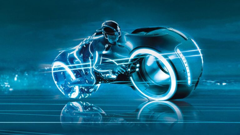 Tron 3: il regista di Maleficent 2 &egrave; in trattative per il sequel, fissata la data di inizio della produzione