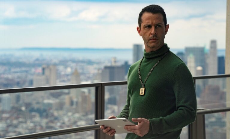 Jeremy Strong protagonista della miniserie 9/12