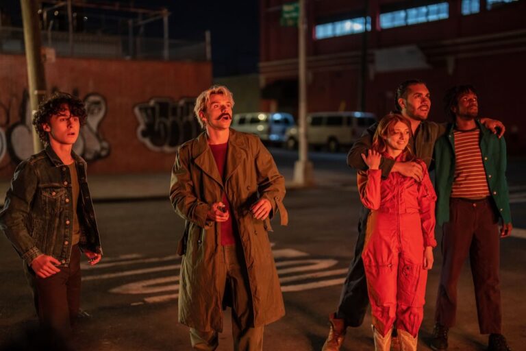 Città in fiamme: il trailer della nuova serie Apple TV+ Città in fiamme: il trailer della nuova serie Apple TV+