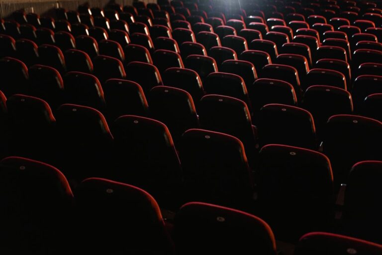 Incassi al cinema nel 2023: primo semestre con +54% di presenze