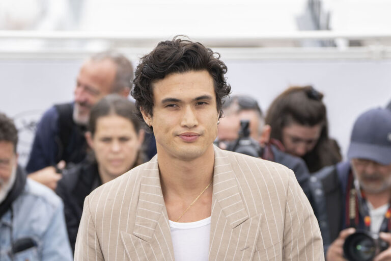 Charles Melton reciter&agrave; nel prossimo film di Alex Garland