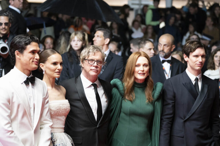 May December: le foto di Julianne Moore, Todd Haynes e Natalie Portman