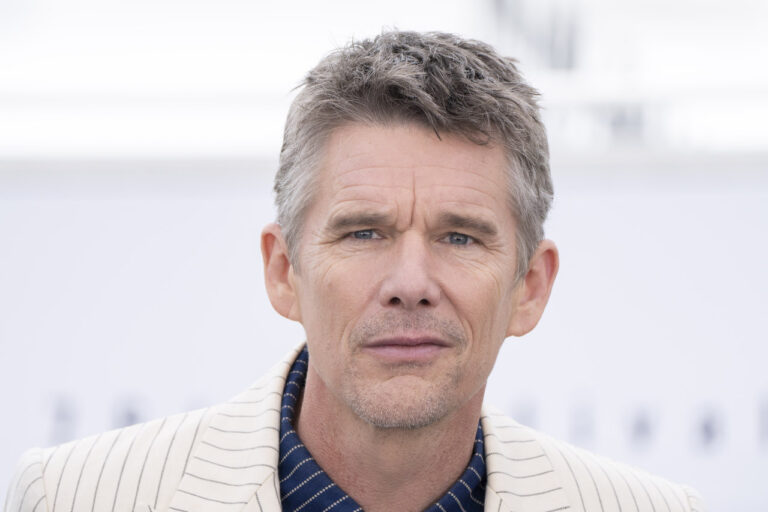 Prima dell&rsquo;alba: Ethan Hawke tornerebbe &ldquo;sicuramente&rdquo; se Richard Linklater scrivesse un nuovo sequel