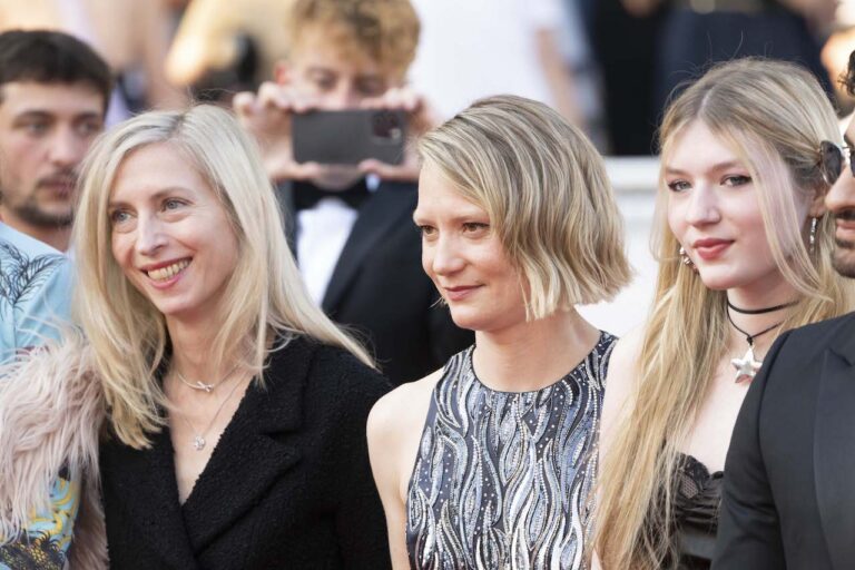 Festival di Cannes: Mia Wasikowska con Club Zero di Jessica Hausner