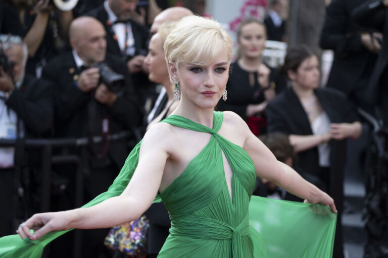 Wolf Man: Julia Garner nel cast del remake della Blumhouse