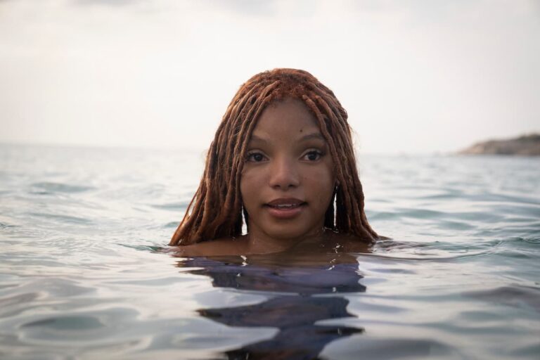 Halle Bailey racconta come ha affrontato le critiche razziste per La Sirenetta