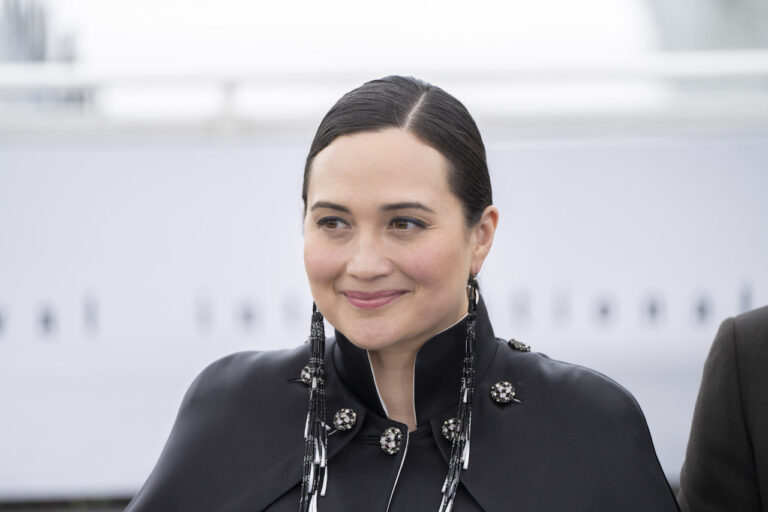 Lily Gladstone entra nella storia degli Oscar come prima candidata nativa americana come migliore attrice