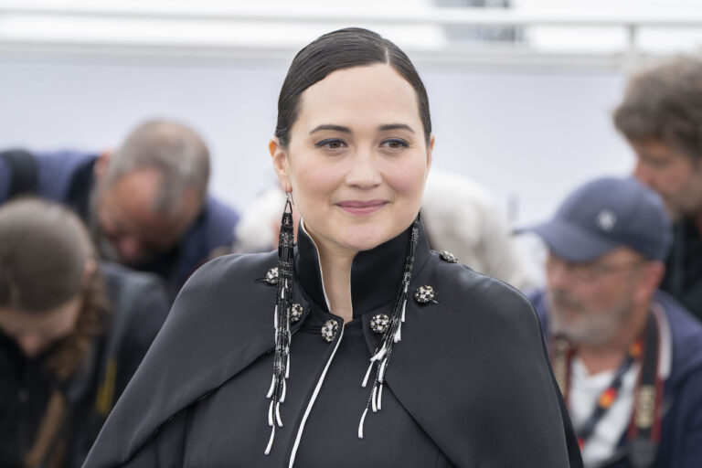 Lily Gladstone: 10 cose che non sai sull&rsquo;attrice