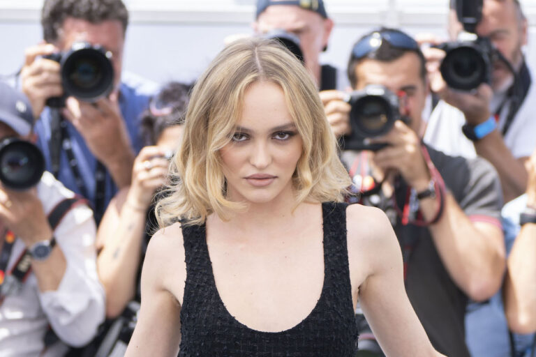 Werwulf: prime immagini di Lily-Rose Depp e Willem Dafoe Werwulf: prime immagini di Lily-Rose Depp e Willem Dafoe