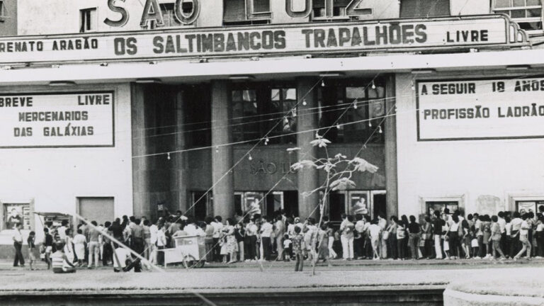Retratos Fantasmas, la recensione del documentario di Kleber Mendon&ccedil;a Filho &ndash; Cannes 76