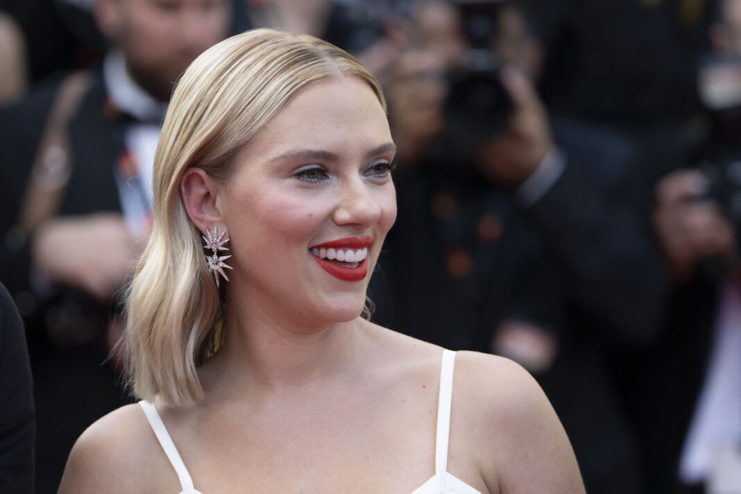 Scarlett Johansson produttrice di The Blond Phantom per i Marvel ...