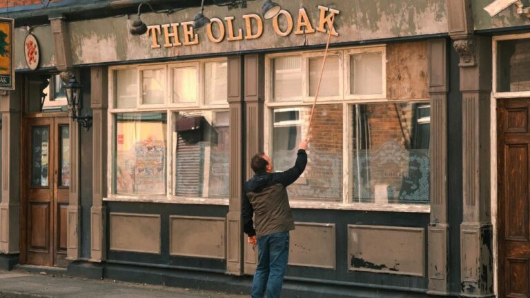 The Old Oak, trailer del film di Ken Loach The Old Oak, trailer del film di Ken Loach