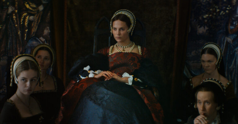 Firebrand &ndash; L&rsquo;Ultima Regina: recensione del film con Alicia Vikander &ndash; Cannes 76