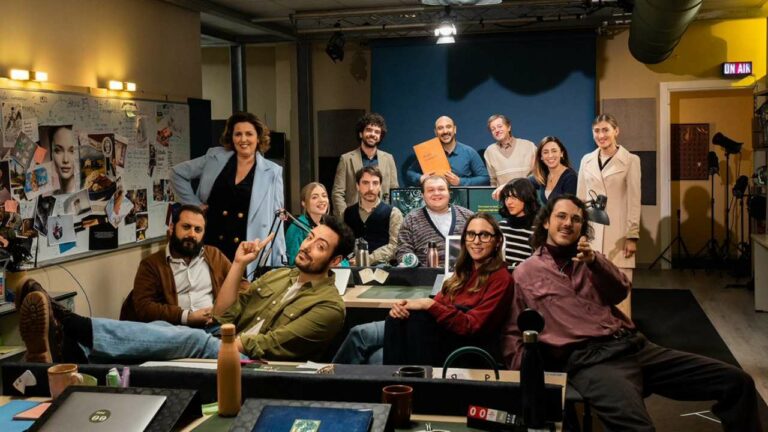 Pesci piccoli. &ndash; Un&rsquo;agenzia. Molte idee. Poco budget, la recensione dei primi due episodi della serie con The Jackal