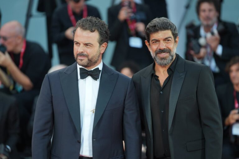 Venezia 80: le foto del red carpet d&rsquo;apertura!