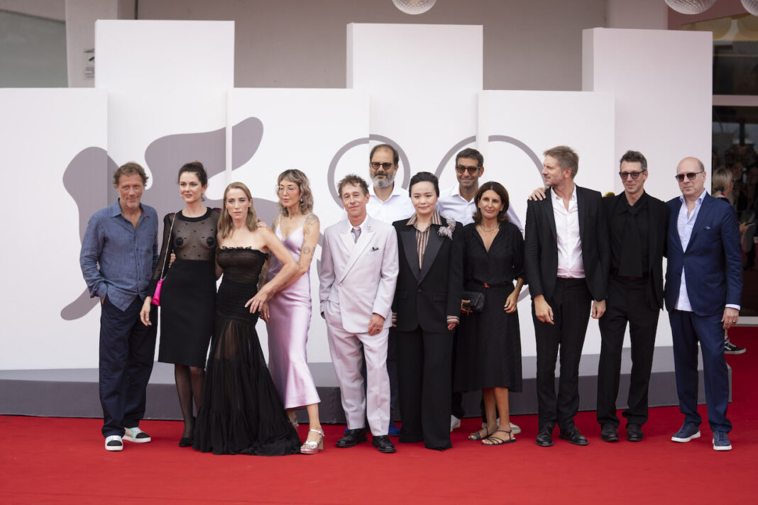 La bete cast