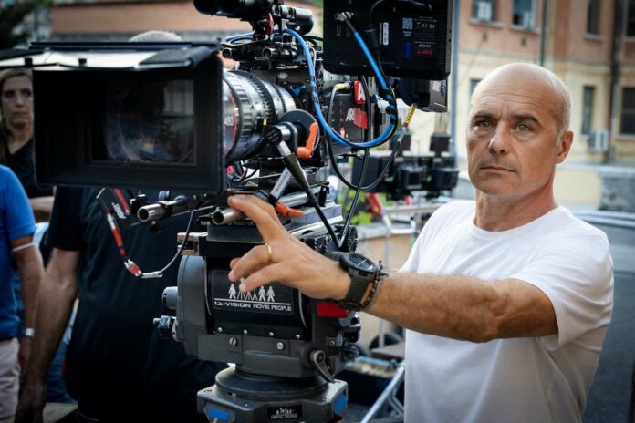 La casa degli sguardi film 2024 Luca Zingaretti La casa degli sguardi film 2024 Luca Zingaretti