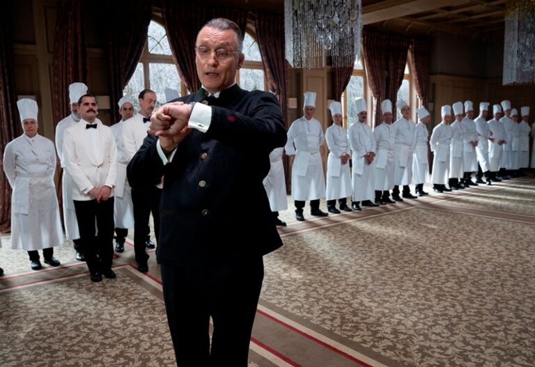 The Palace: recensione del film di Roman Polanski #Venezia80