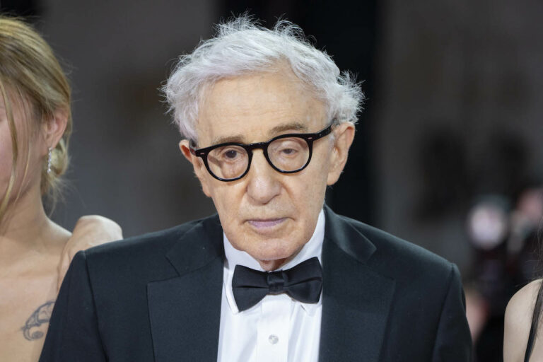 Woody Allen difende la sua presenza a Mosca: &ldquo;Interrompere il dialogo artistico non &egrave; mai la soluzione giusta&rdquo;