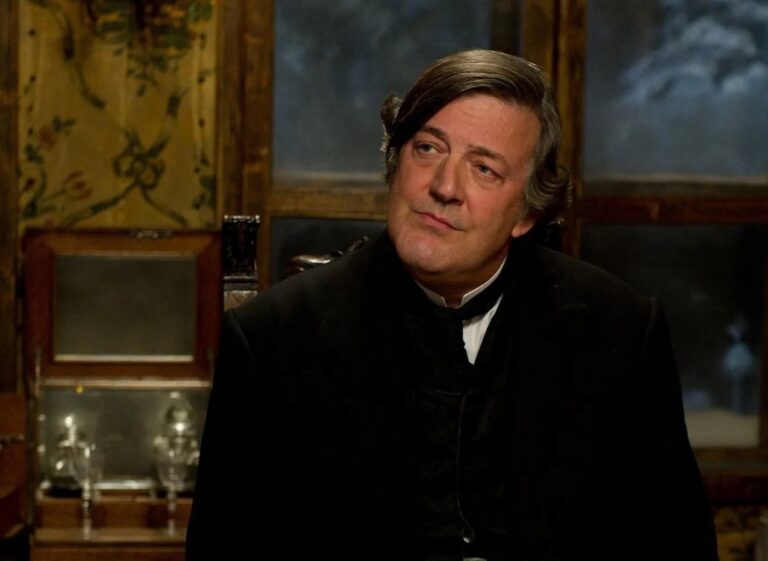 L&rsquo;Intelligenza Artificiale ha &ldquo;rubato&rdquo; la voce di Stephen Fry: la denuncia dell&rsquo;attore