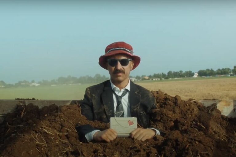 Il migliore dei mondi: trailer del film con Maccio Capatonda Il migliore dei mondi: trailer del film con Maccio Capatonda