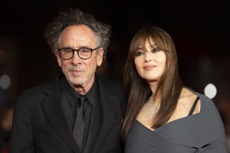 Tim Burton sulle differenze tra il suo Batman e i film di supereroi Tim Burton sulle differenze tra il suo Batman e i film di supereroi
