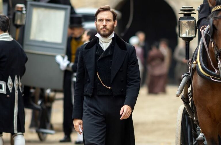 Il Conte di Montecristo: Sam Claflin è Edmond Dantes nella prima foto Il Conte di Montecristo: Sam Claflin è Edmond Dantes nella prima foto
