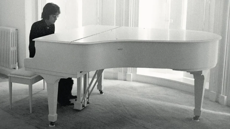 John Lennon: 5 film che ne hanno raccontato meglio la vita