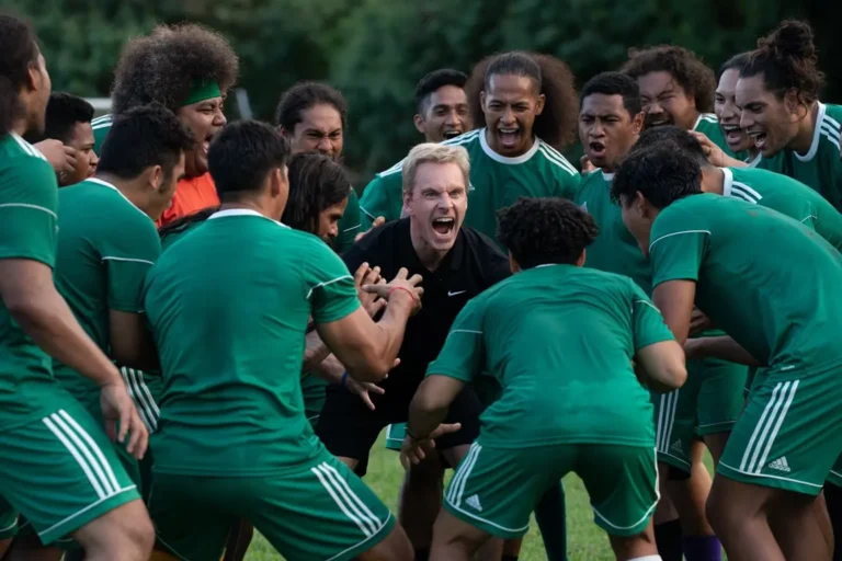 Chi segna vince: recensione del film di Taika Waititi con Michael Fassbender