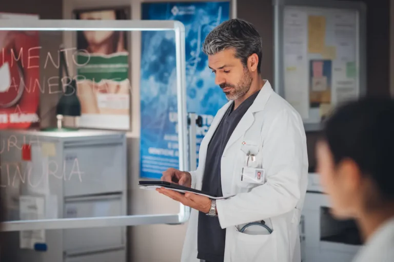 Doc &ndash; Nelle tue mani: tre clip dalla prima serata!