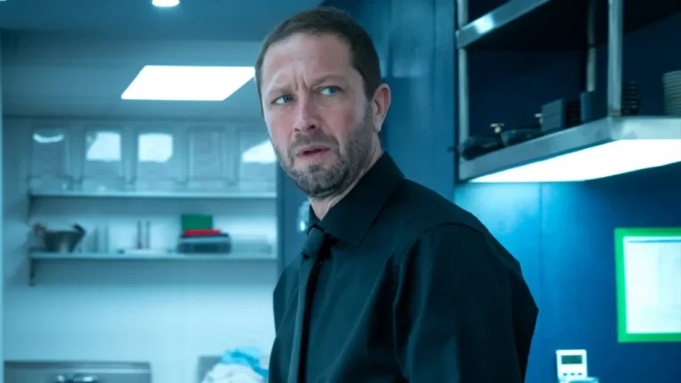 The Fantastic Four: First Steps, Ebon Moss-Bachrach parla del film e delle sue &ldquo;bellissime&rdquo; co-star