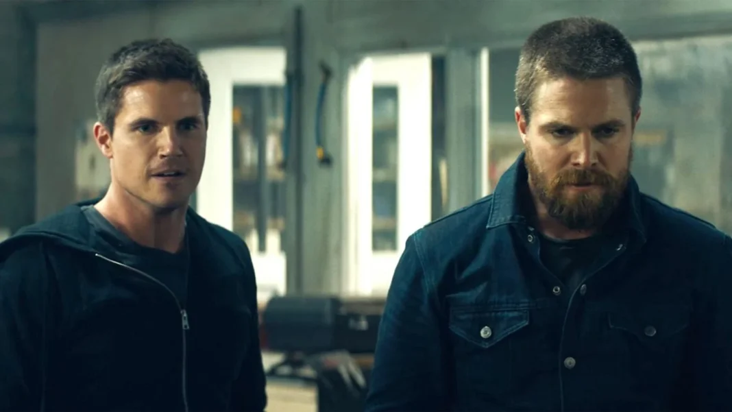 Robbie e Stephen Amell in Codice 8- Parte 2 Robbie e Stephen Amell in Codice 8- Parte 2