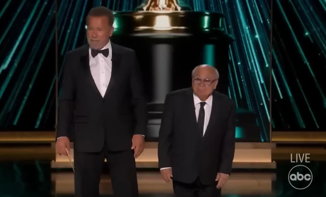 Danny DeVito e Arnold Schwarzenegger Danny DeVito e Arnold Schwarzenegger