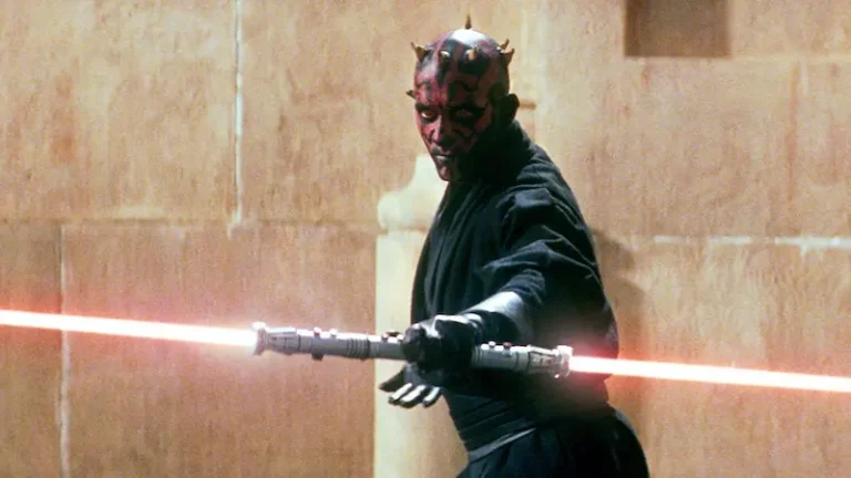 Star Wars celebrer&agrave; i 25 anni di La Minaccia Fantasma con una spada laser ancora pi&ugrave; bella di quella di Darth Maul