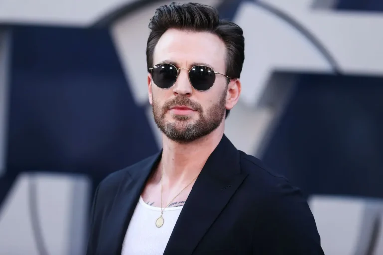 &ldquo;Ho pensato &lsquo;Eh?'&rdquo;: Chris Evans rivela la sua prima reazione al ritorno di Robert Downey Jr nell&rsquo;MCU nei panni di Doctor Doom