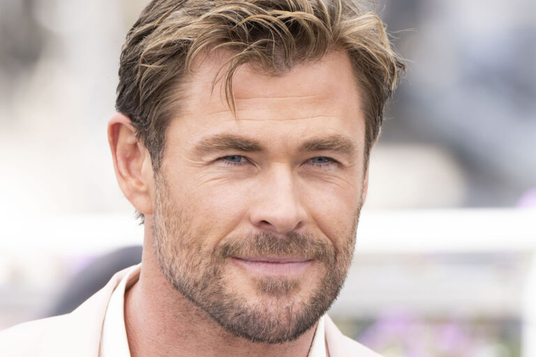 Thor vs. Scarlet Witch: Chris Hemsworth mette fine al dibattito su quale Avenger sia il pi&ugrave; potente