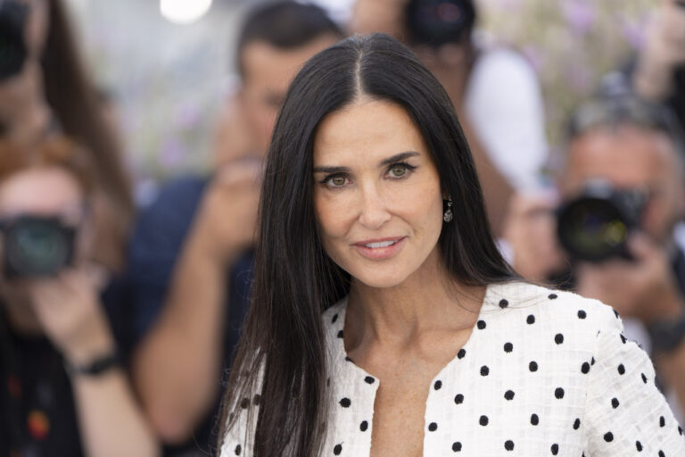 Demi Moore entra nel thriller culinario Tyrant con Charlize Theron e Julia Garner