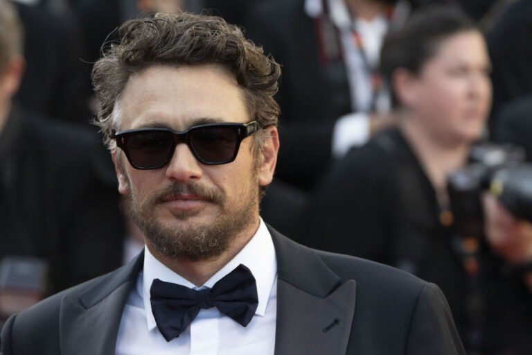James Franco parla (di nuovo) italiano con Squali